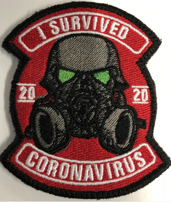 Ik overleefde Corona Custom Embroidered Patch Iron bij de Steun van de Achtergrond van de Keperstofstof