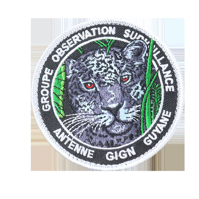 Custom Embroidery Label Neck Patch Embroidery Label voor tassen OEM ODM diensten