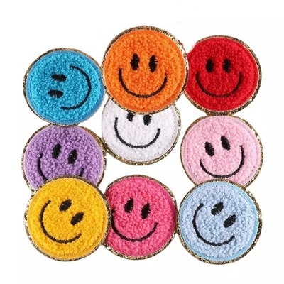 Het glimlachgezicht schittert Chenille-Ijzer op de Stickers van de Flardendoek Decoratief voor Kleding